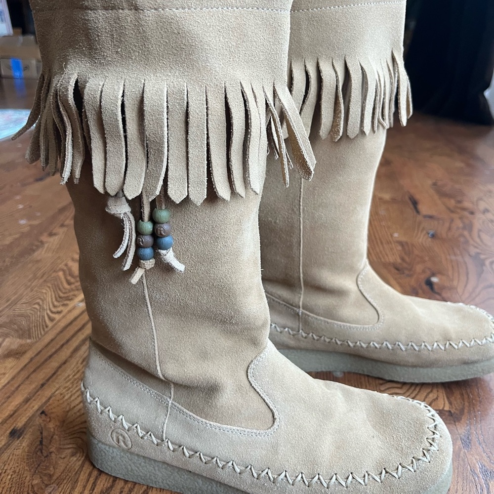 NWOT! REPORT- Vintage Genuine Leather Tan Fringe Moccasin Boots
